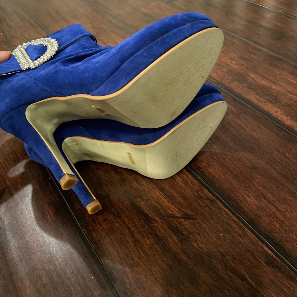 Blue heels! - Picture 4 of 4